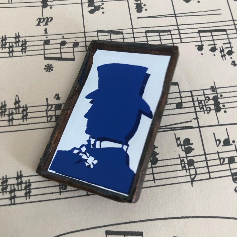 Handmade Vinyl Print Silhouette Mirror Brooch - Picture 2 of 9